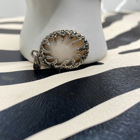 Pretty Mother of Pearl Oval Pendant Surrounded by Rhinestones Design - Picture 6 of 7